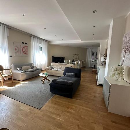 Luxury Center Appartment Novi Ligure Exterior foto